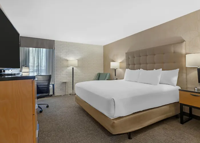 Drury Inn & Suites Joplin