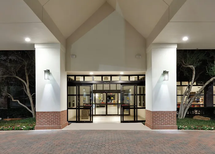 Holiday Inn Express & Suites Irving Conv Ctr - Las Colinas By Ihg