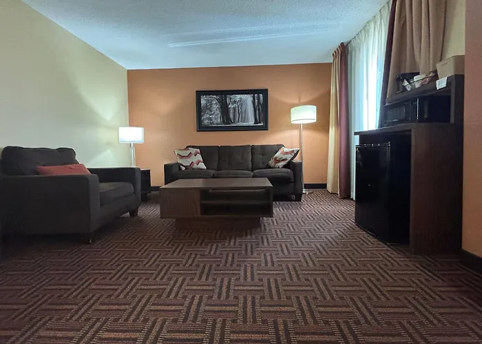 Super 8 By Wyndham Carbondale Motel