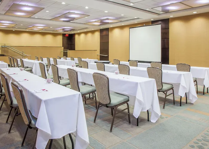 Crowne Plaza Hotel Glen Ellyn/Lombard By Ihg