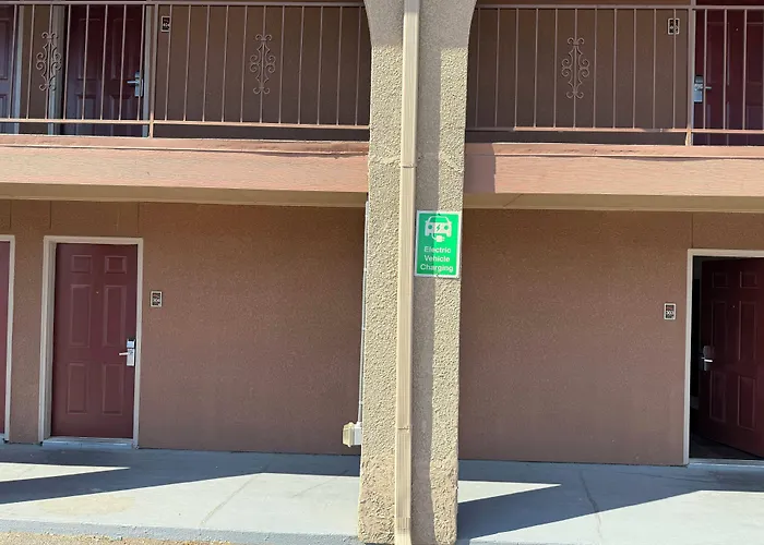 Red Roof Inn & Suites Sulphur Springs