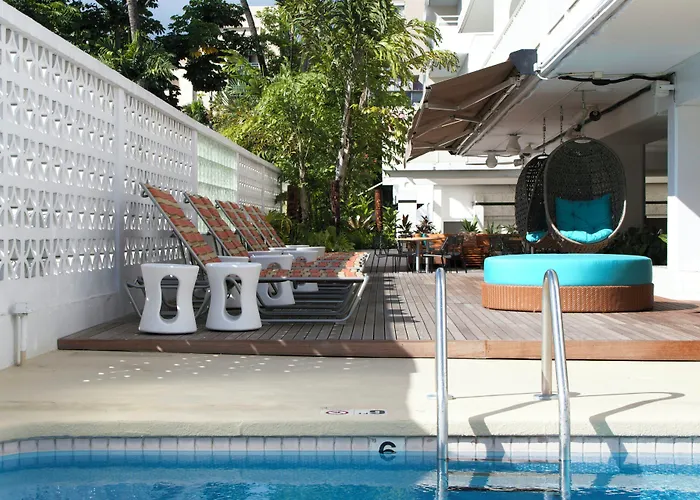 Oasis Hotel Waikiki