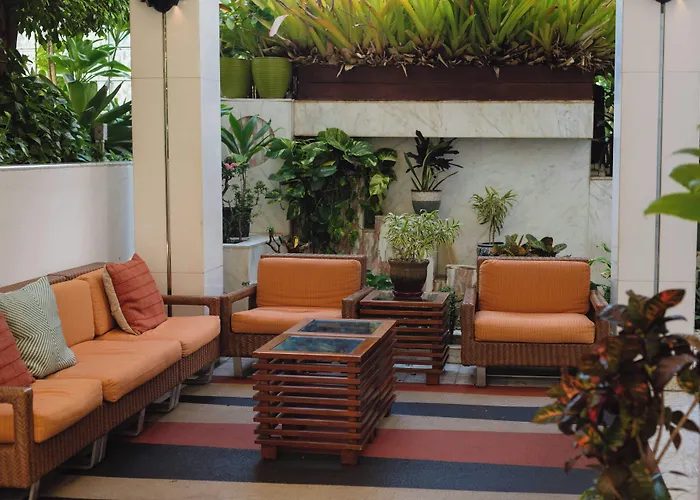Oasis Hotel Waikiki