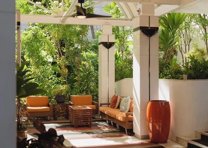 Oasis Hotel Waikiki