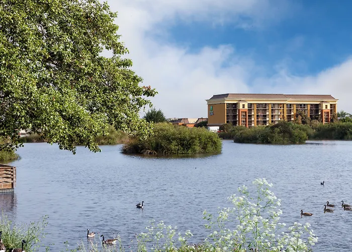 Holiday Inn Express At Monterey Bay By Ihg Seaside
