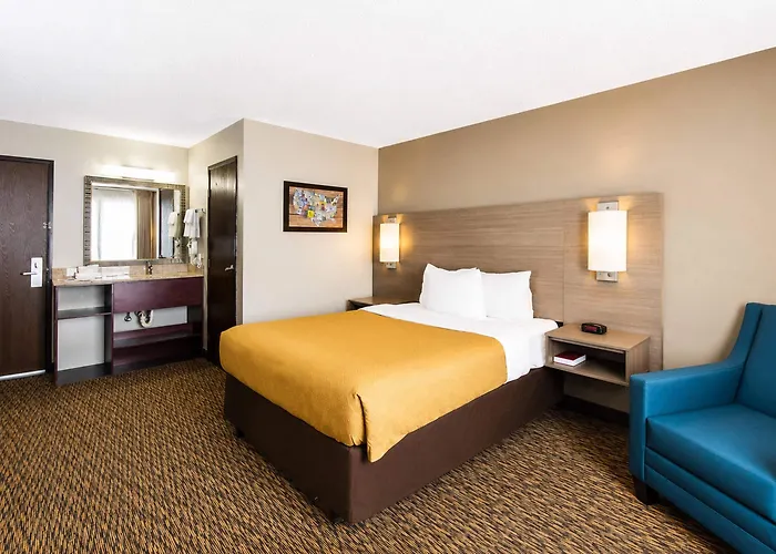 Econo Lodge Duluth Near Miller Hill Mall