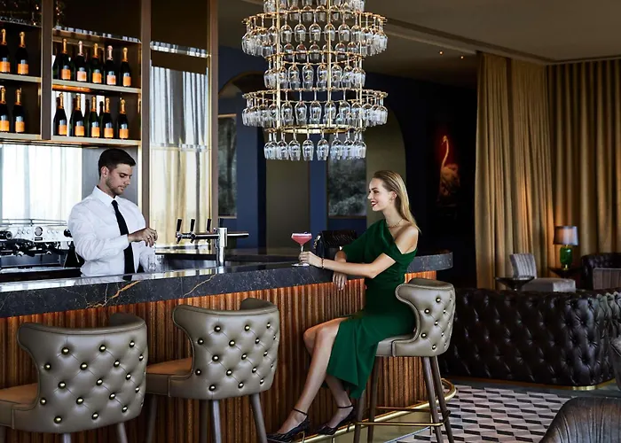 Hotel Chadstone Melbourne Mgallery Collection