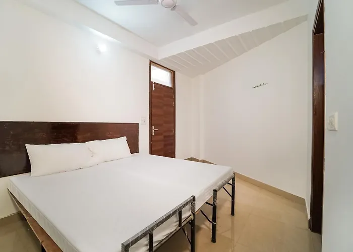 Hotel O Nangloi Railway Station Formerly Chahal Guest House