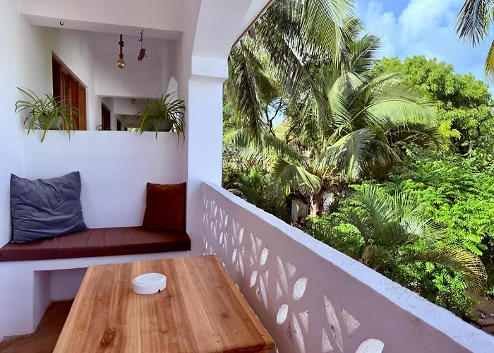 Siri Beach Lodge