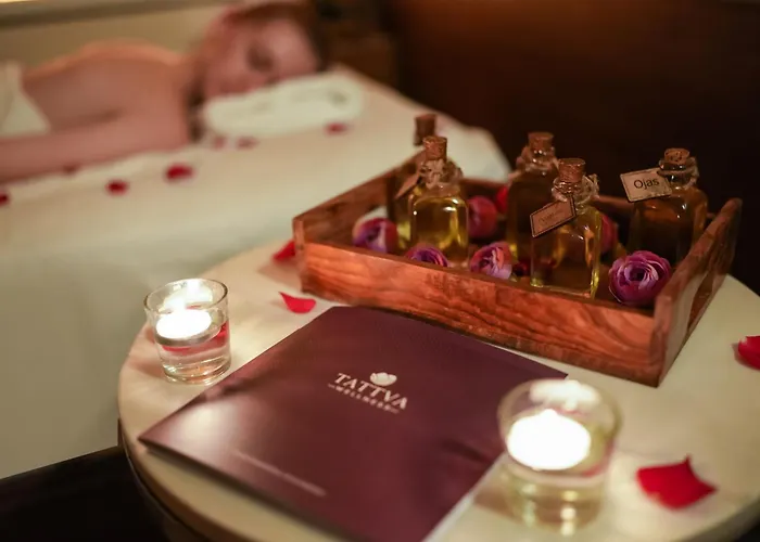 Radisson Blu Towers Kaushambi Delhi Ncr