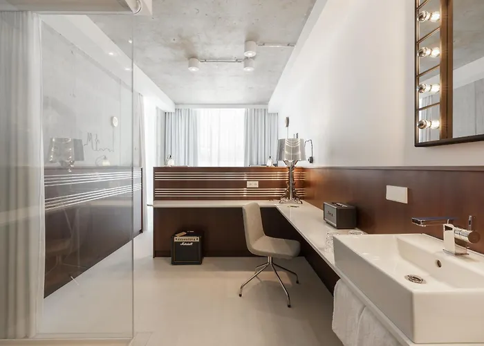 Ruby Ella Hotel Cologne