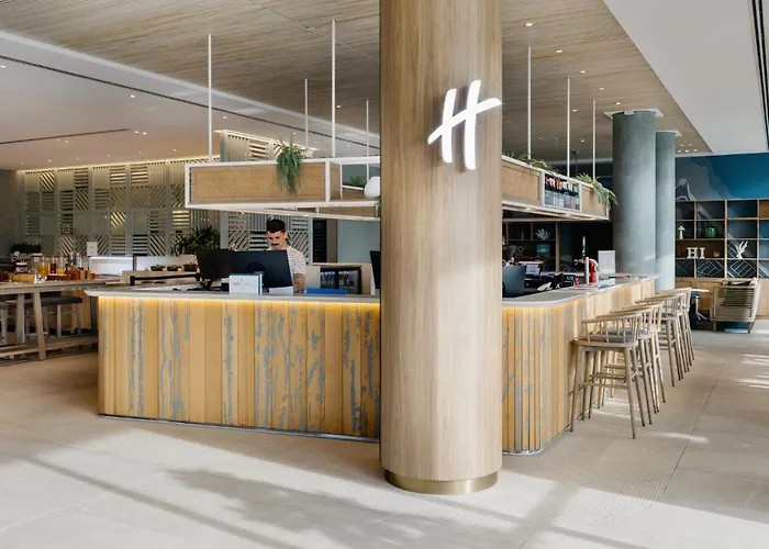 Holiday Inn & Suites Sunshine Coast, An Ihg Hotel
