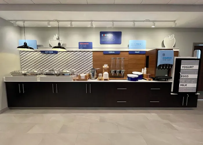 Holiday Inn Express & Suites - Ft. Smith - Airport By Ihg