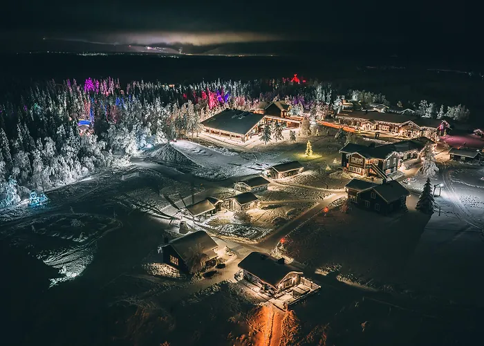 Aurora Pyramid Glass Igloos
