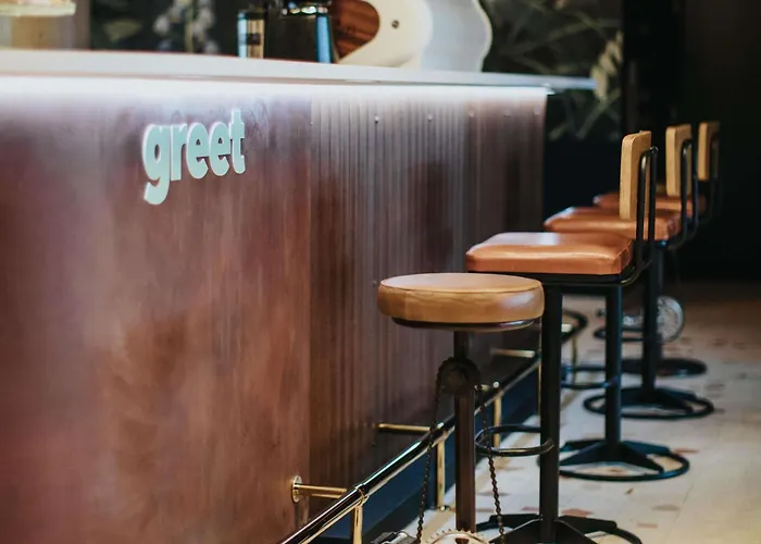 Greet Hotel Brest Aéroport