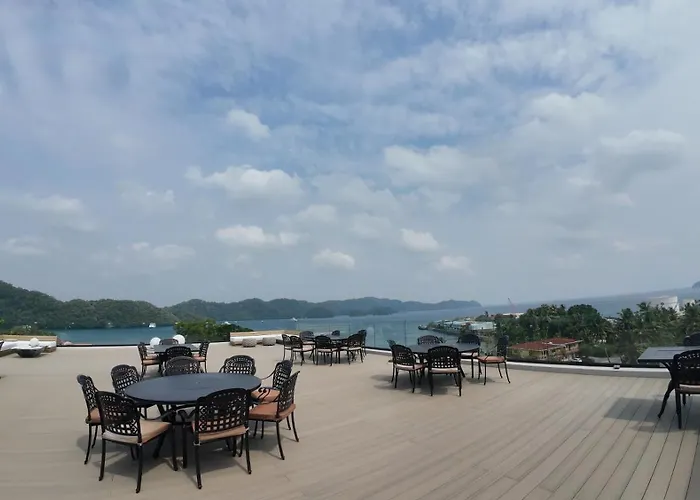 Belau Almond Hotel 贝尔曼酒店