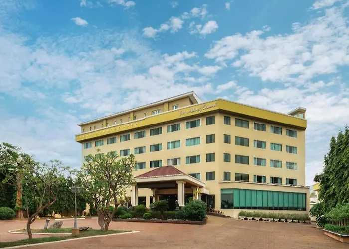 Sri U-Thong Grand Hotel