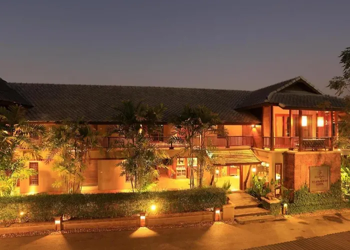 Baan Lapoon Hotel