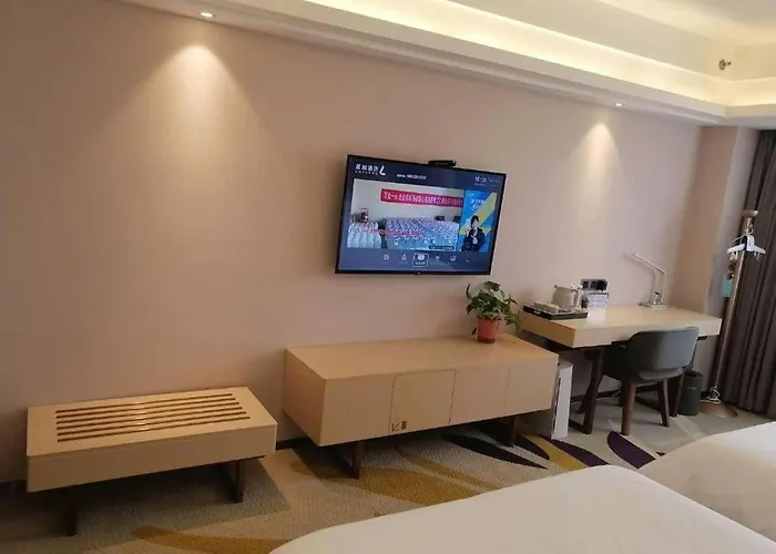 Lavande Hotels- Yueyang Linxiang Zhongfa