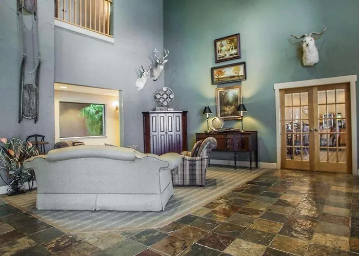 Comfort Inn & Suites Macon