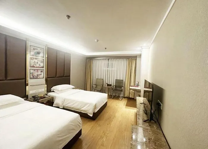 Jinan Yuquan Simpson Hotel