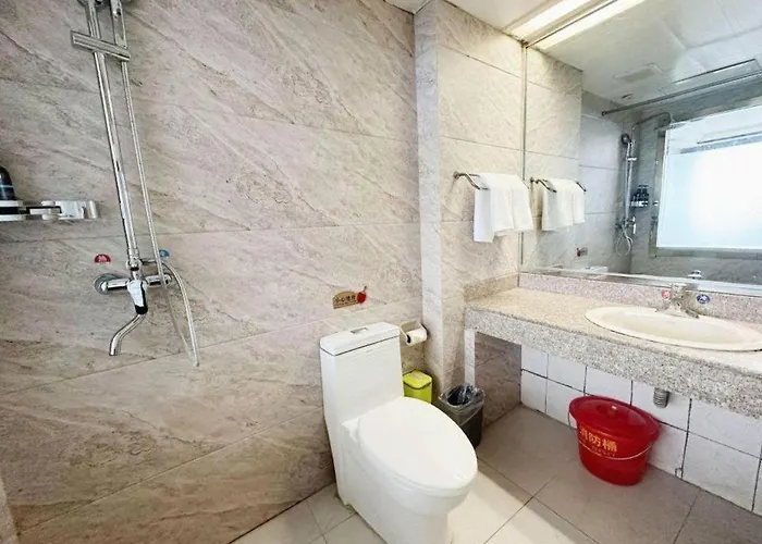 Jinan Yuquan Simpson Hotel