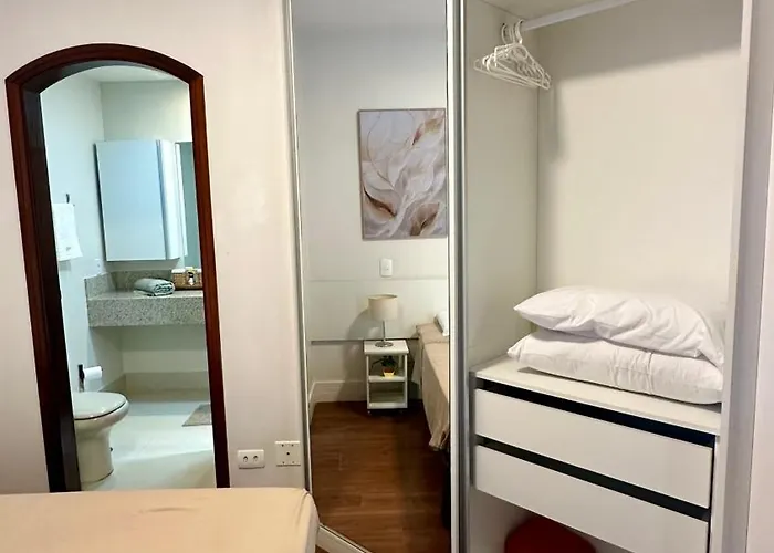 Flat Cosmopolitan Praia No Gonzaga Com Varanda - Estacionamento Incluso