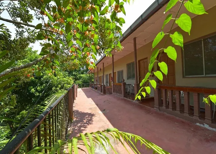 OYO 90630 Mat Leon Village