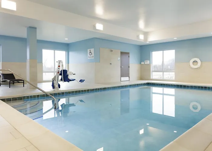 Holiday Inn Express & Suites Denison West By Ihg