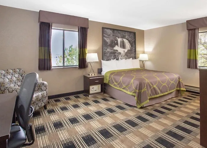 Super 8 By Wyndham Billings Hotel