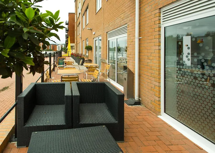 Holiday Inn Express Cardiff Bay By Ihg