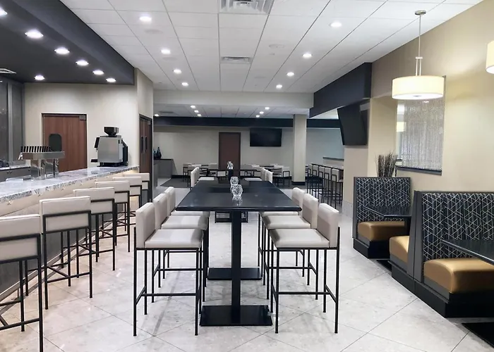Doubletree By Hilton Madison Downtown Hotel