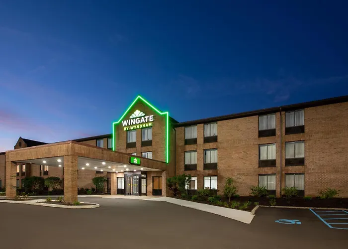 Wingate By Wyndham Livonia Hotel