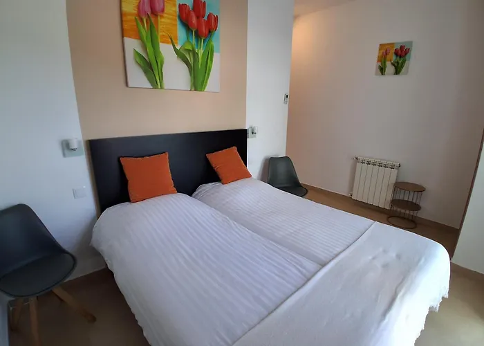 Casa Ceedina Bed And Breakfast & Beauty Batalha