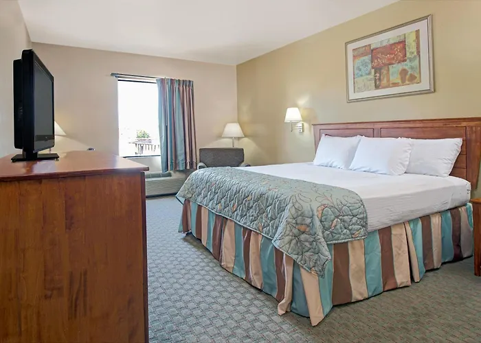 Days Inn By Wyndham Downtown St. Louis