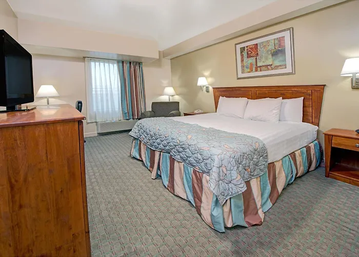 Days Inn By Wyndham Downtown St. Louis