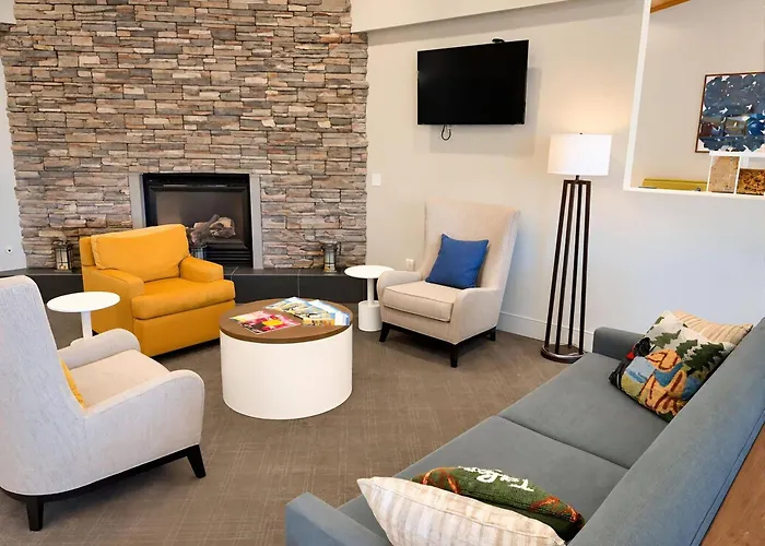 White Pine Inn & Suites