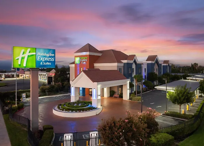 Holiday Inn Express & Suites Lathrop By Ihg