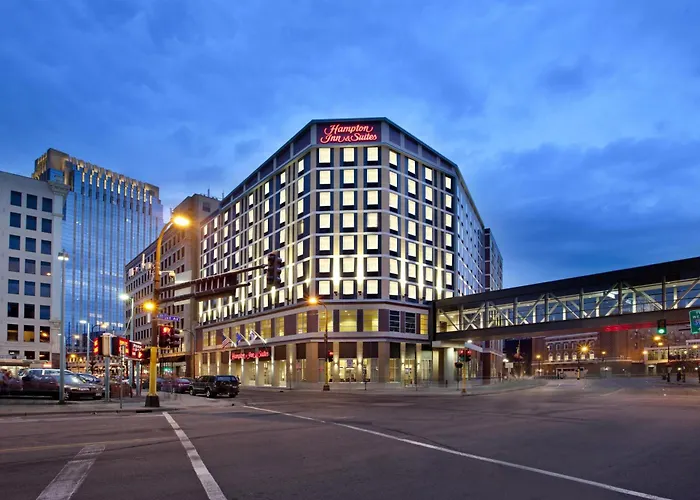 Hampton Inn & Suites - Minneapolis/Downtown