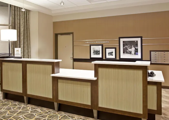 Hampton Inn & Suites - Minneapolis/Downtown