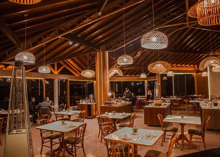 Hotel Lago Dourado