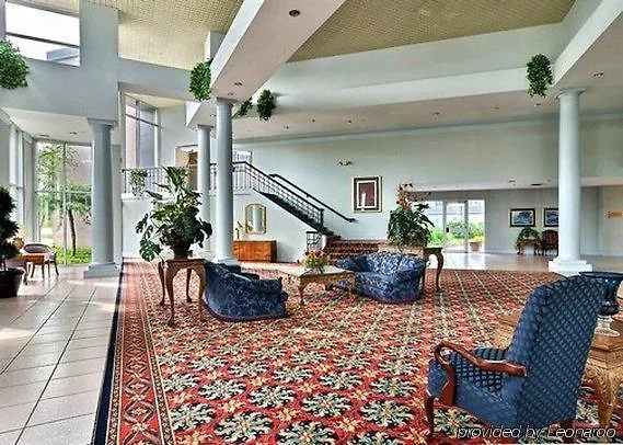 Holiday Inn Youngstown-North Metroplex Ctr