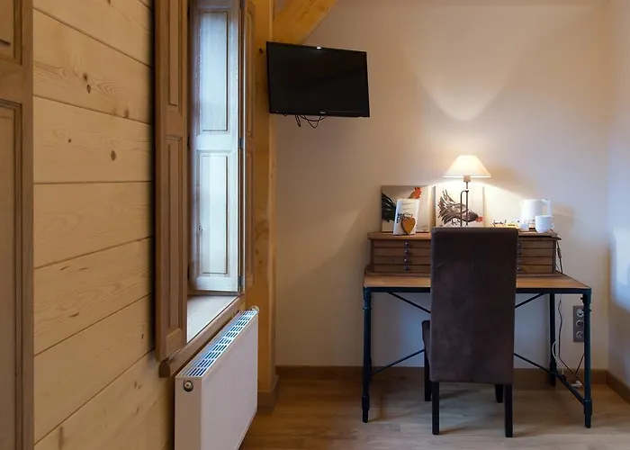 Logis Hotel & Restaurant - Auberge De L'Abbaye