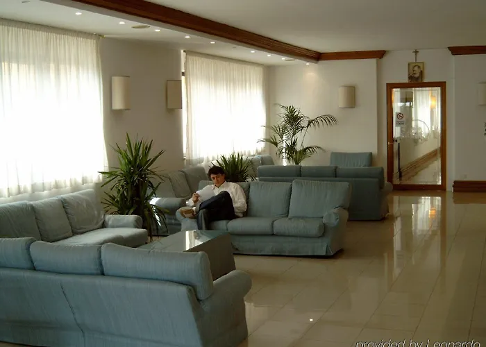 Akross Hotel