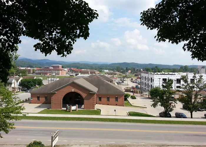 Wingate By Wyndham Elkins