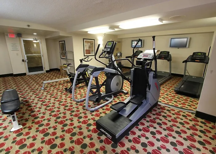 Sawgrass Grand Hotel And Suites Sports Complex
