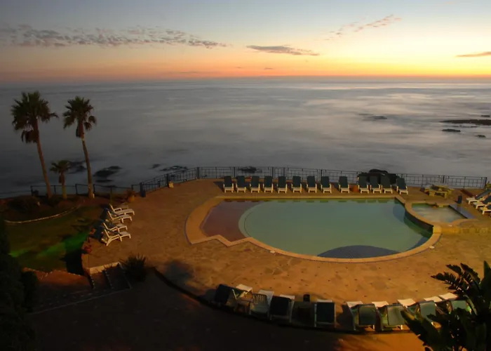 Las Rocas Resort & Spa