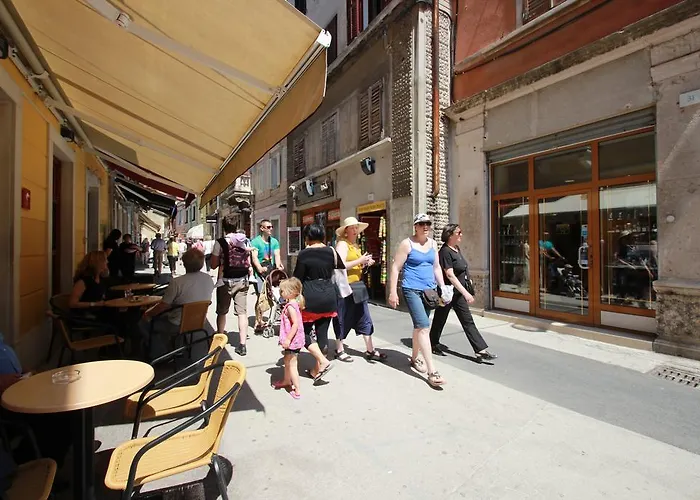 Top Center Rooms & Studio Pula
