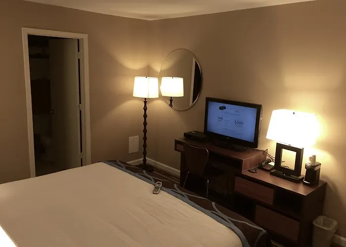 Super 8 By Wyndham Asbury Park