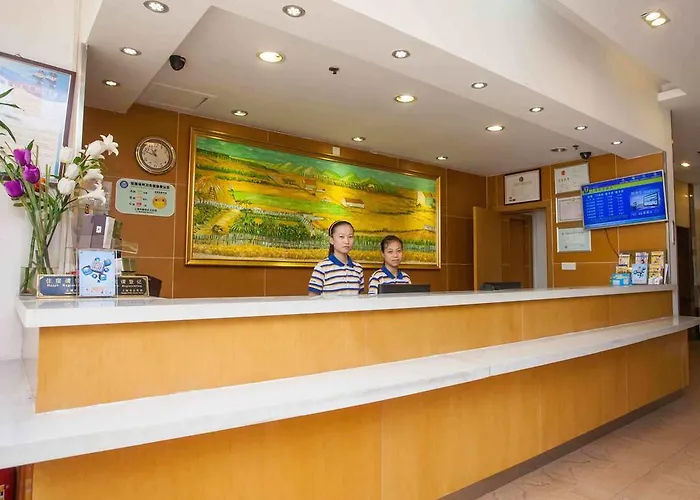 7 Days Inn Nanchang Bayi Square Zhongshan Road Wanshou Palace